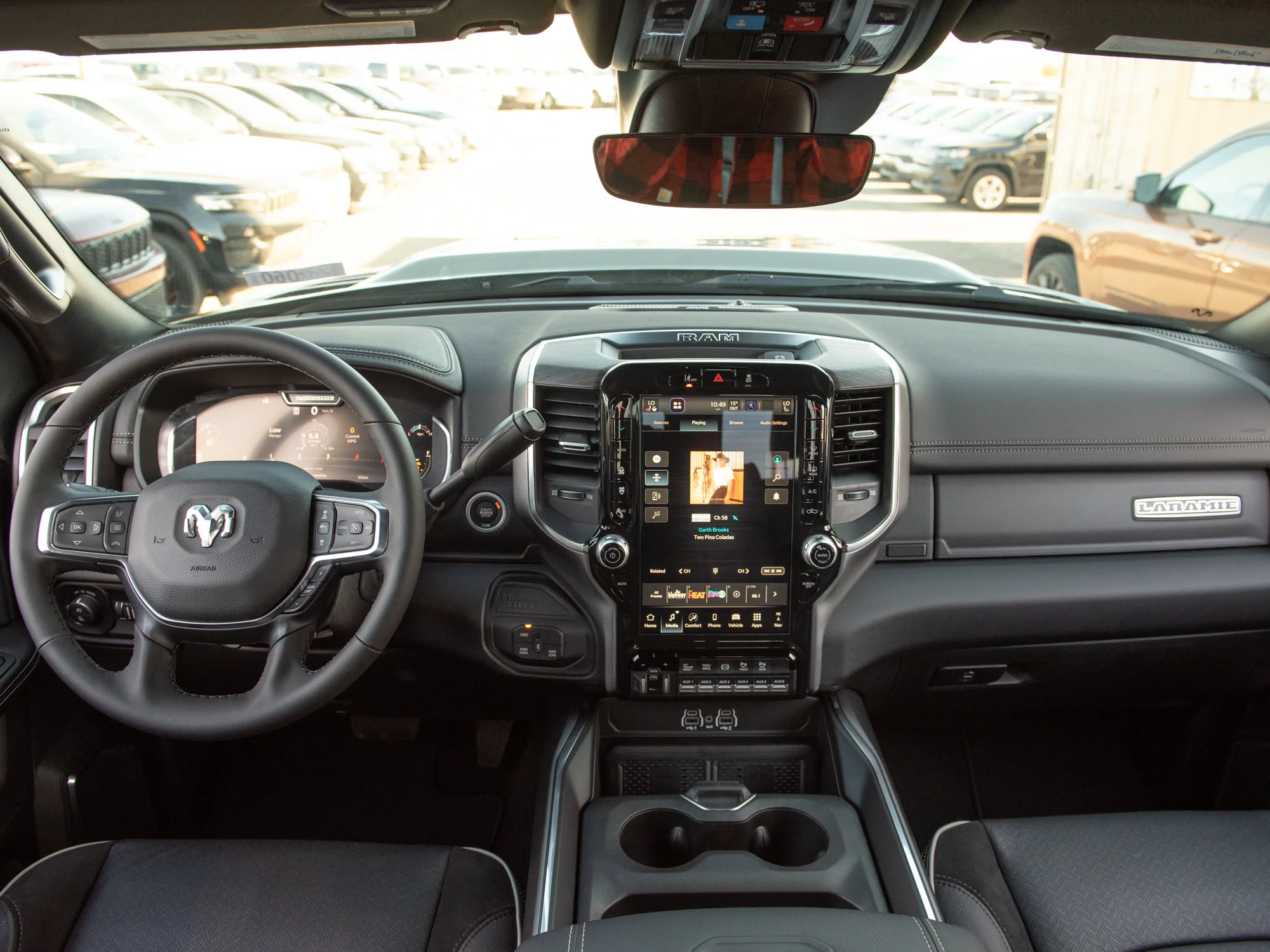 New 2027 Grey RAM Laramie Night* Mega Cab 4x4, Towing Tech Group, Rear Auto-Levelling Air Suspension image 13