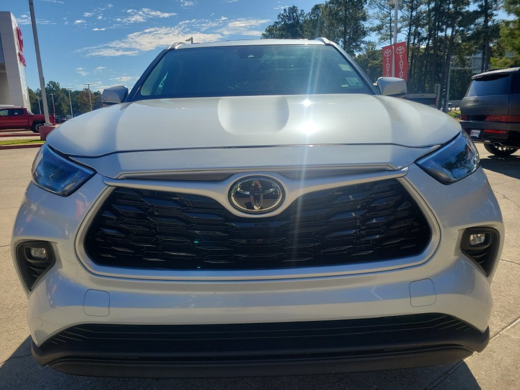 Certified Used 2026 Beige Toyota XLE image 10