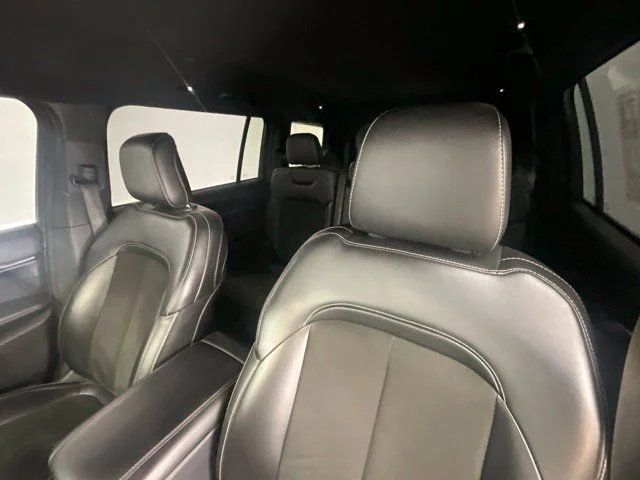 Used 2023 White Jeep Altitude image 5