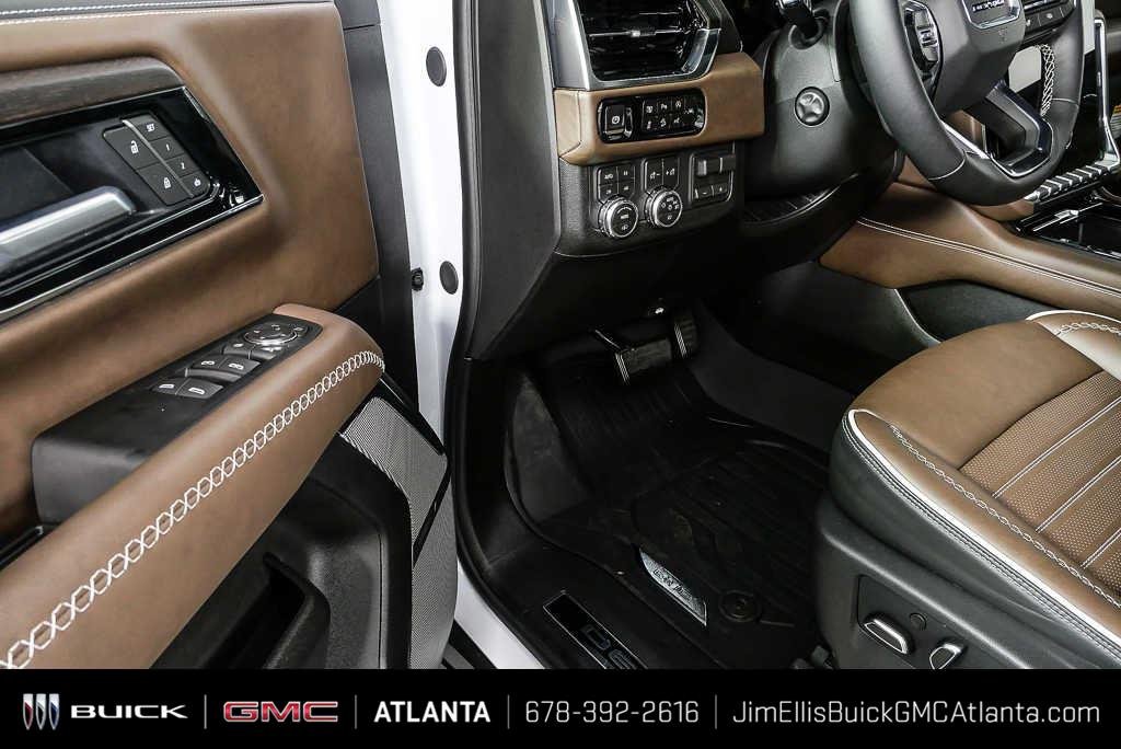 2026 GMC Yukon Denali Ultimate - Photo 8