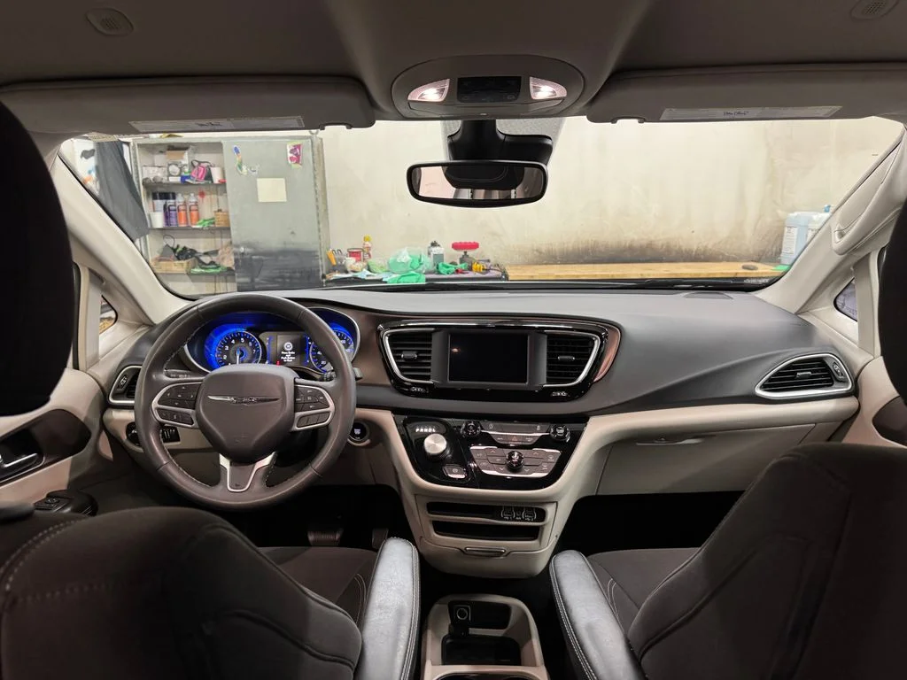 Used 2023 White Chrysler LX image 26