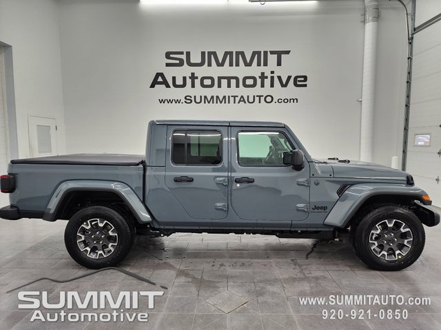 2026 Jeep Gladiator Sahara