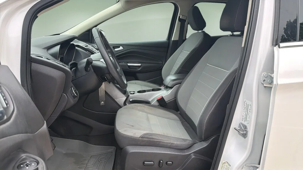 Used 2014 Oxford White Ford SE image 21