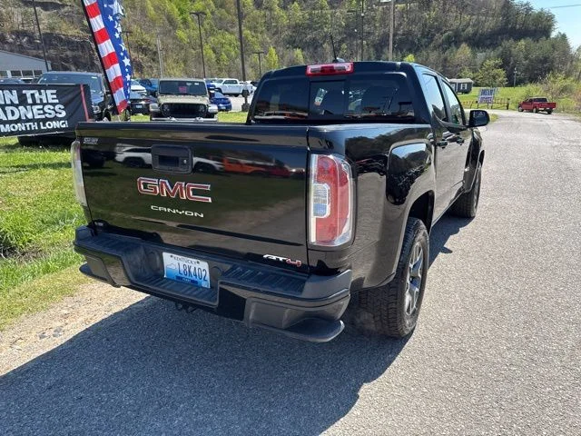 Used 2022 Black GMC AT4 w/Cloth image 3