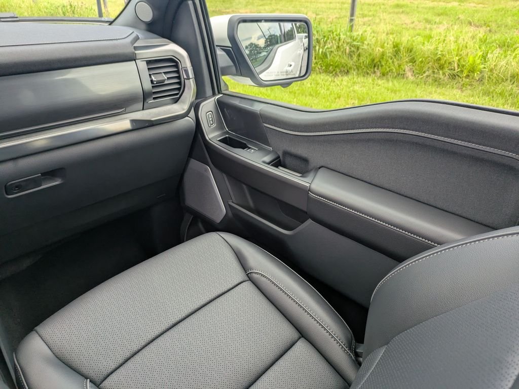 New 2026 Star White Metallic Tri-Coat Ford Lariat® image 40