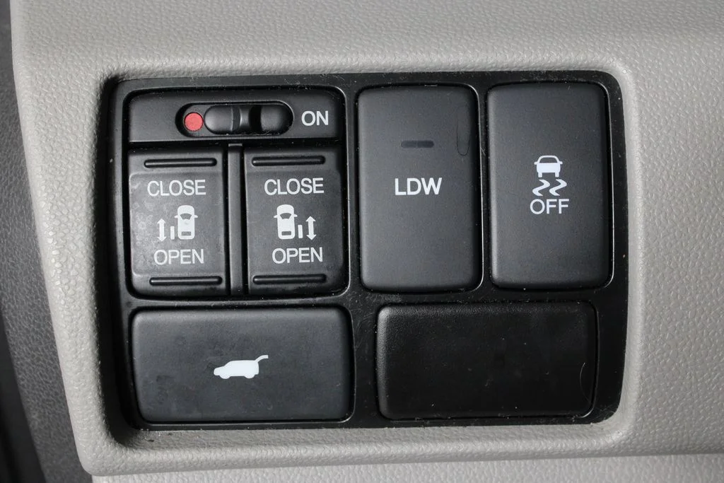 Used 2016  Honda EX-L image 25
