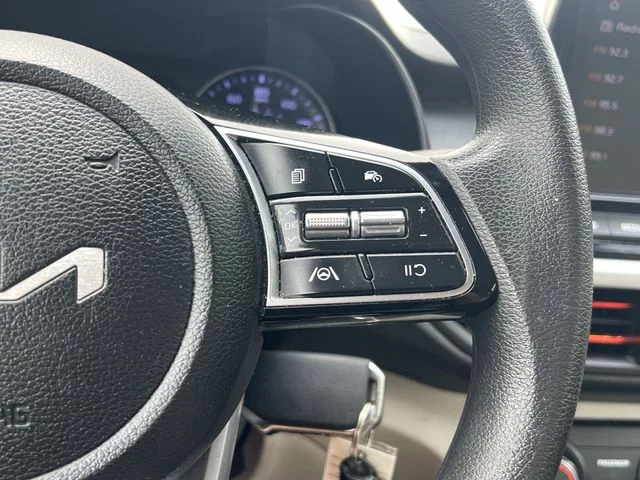 Used 2023 Black Kia LXS image 24