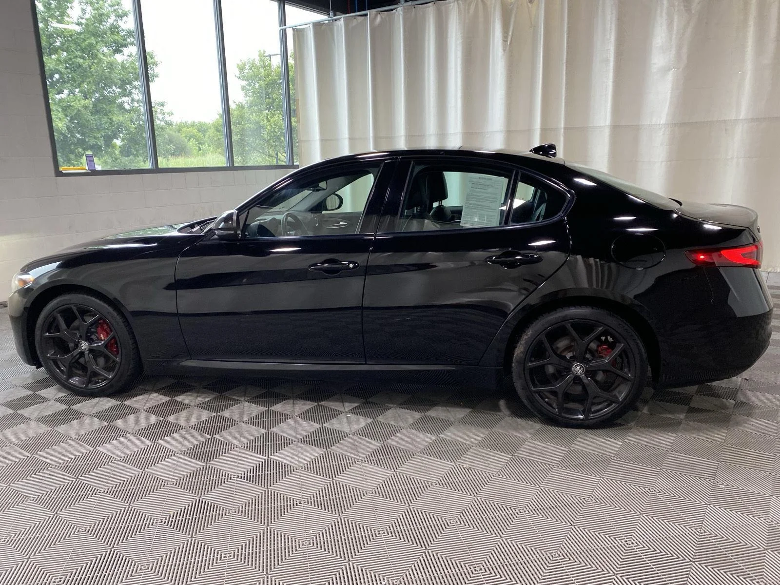 Used 2021 Alfa Black Alfa Romeo Ti image 4