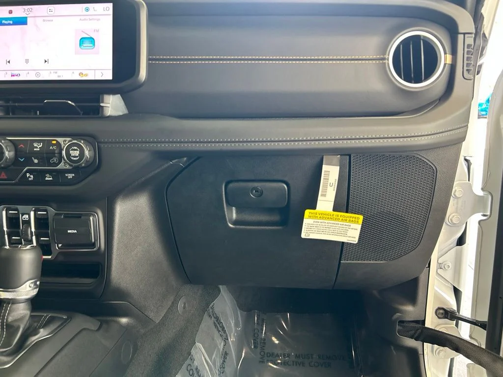 Used 2025 White Jeep Sahara image 25