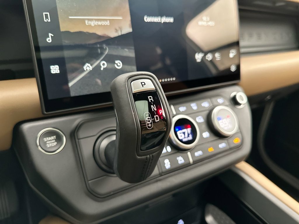 New 2026 Fuji White Land Rover X-Dynamic SE image 12