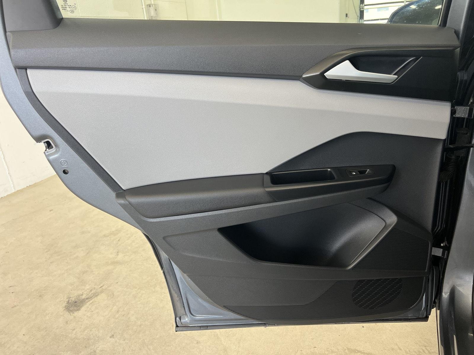 2023 Volkswagen Taos SEL - Photo 25