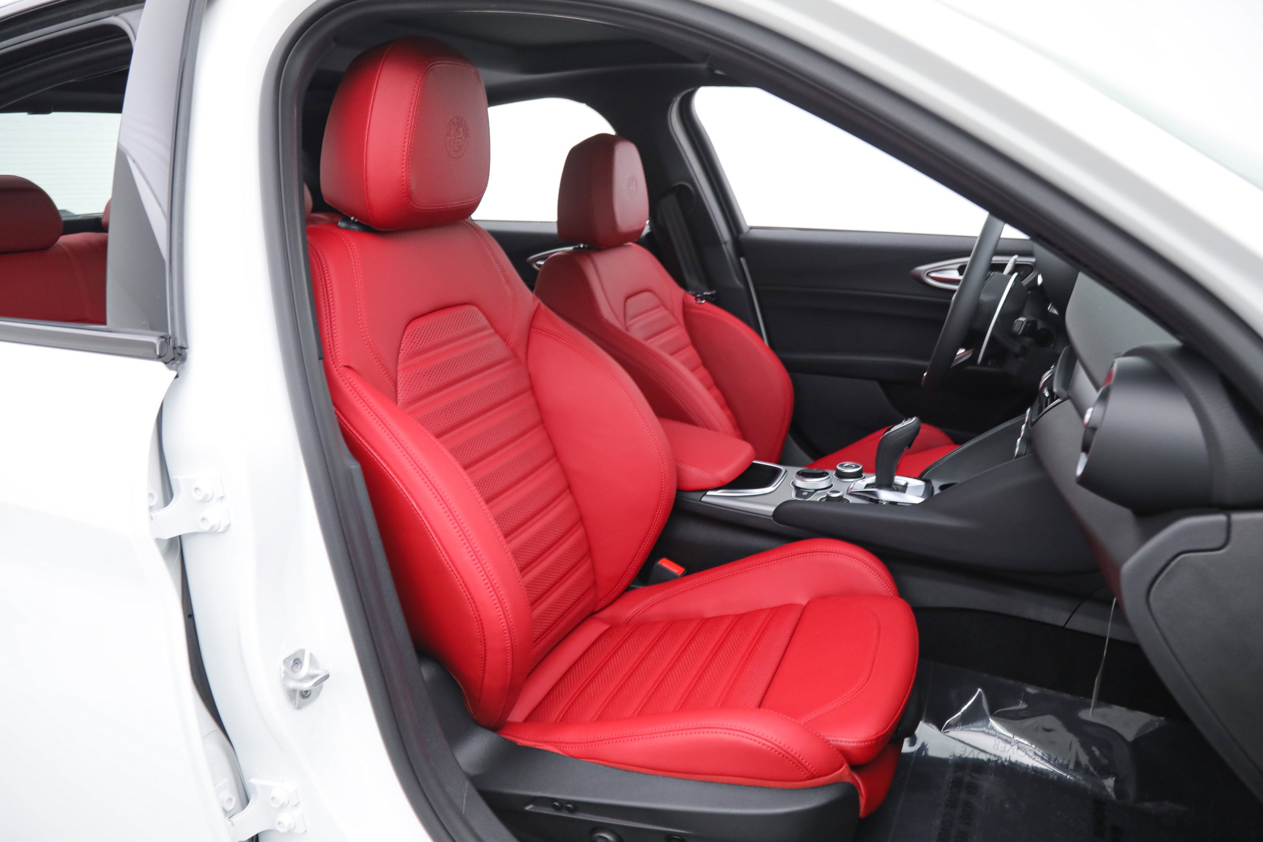 New 2026 Milano White Exterior Paint Alfa Romeo  image 12