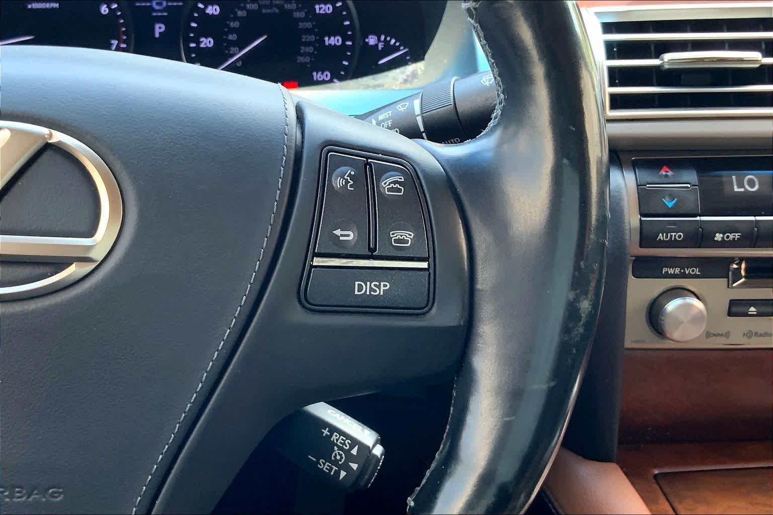 Used 2015 Liquid Platinum Lexus  image 25