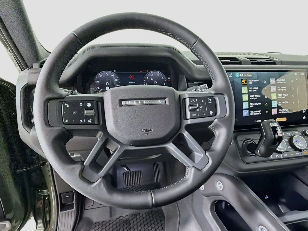 New 2026 Woolstone Green Land Rover X-Dynamic SE image 11