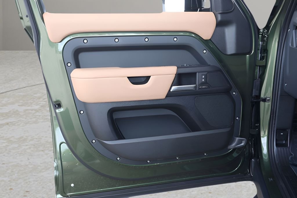New 2026 Woolstone Green Land Rover X-Dynamic SE image 9