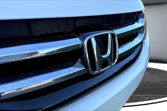 Used 2016 White Honda EX-L image 34
