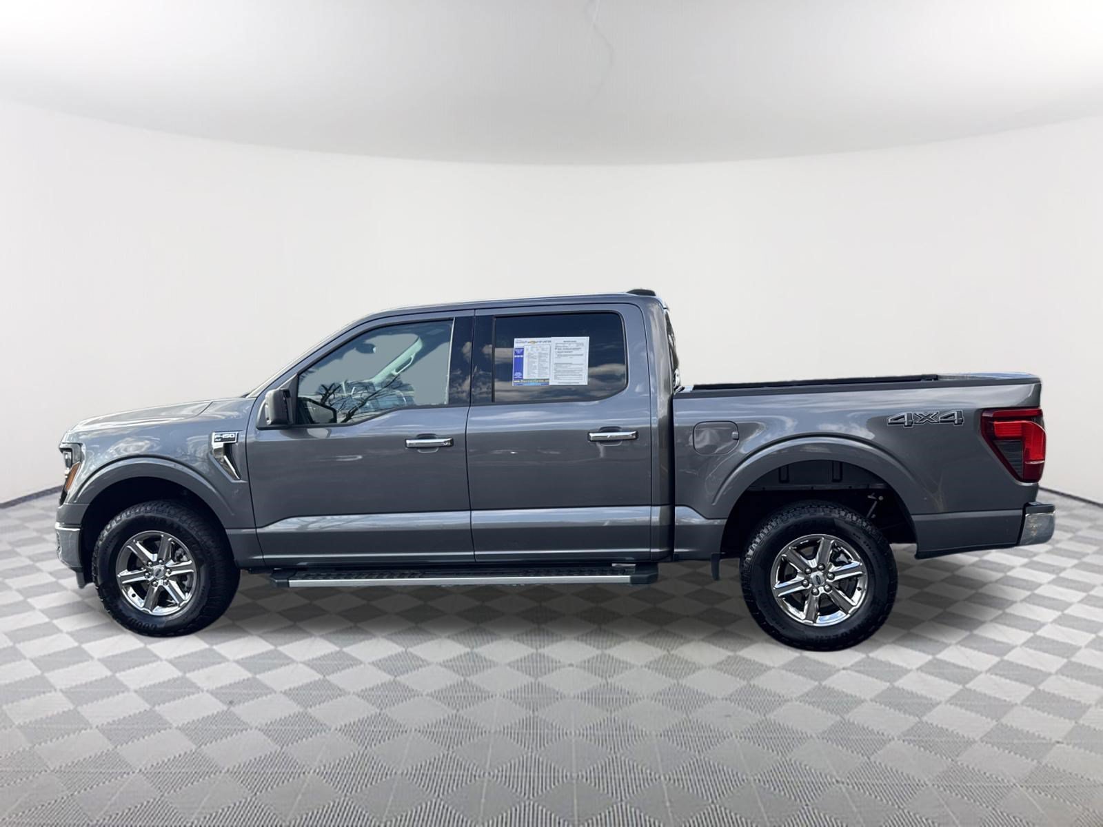 2025 Ford F-150 XLT - Photo 8