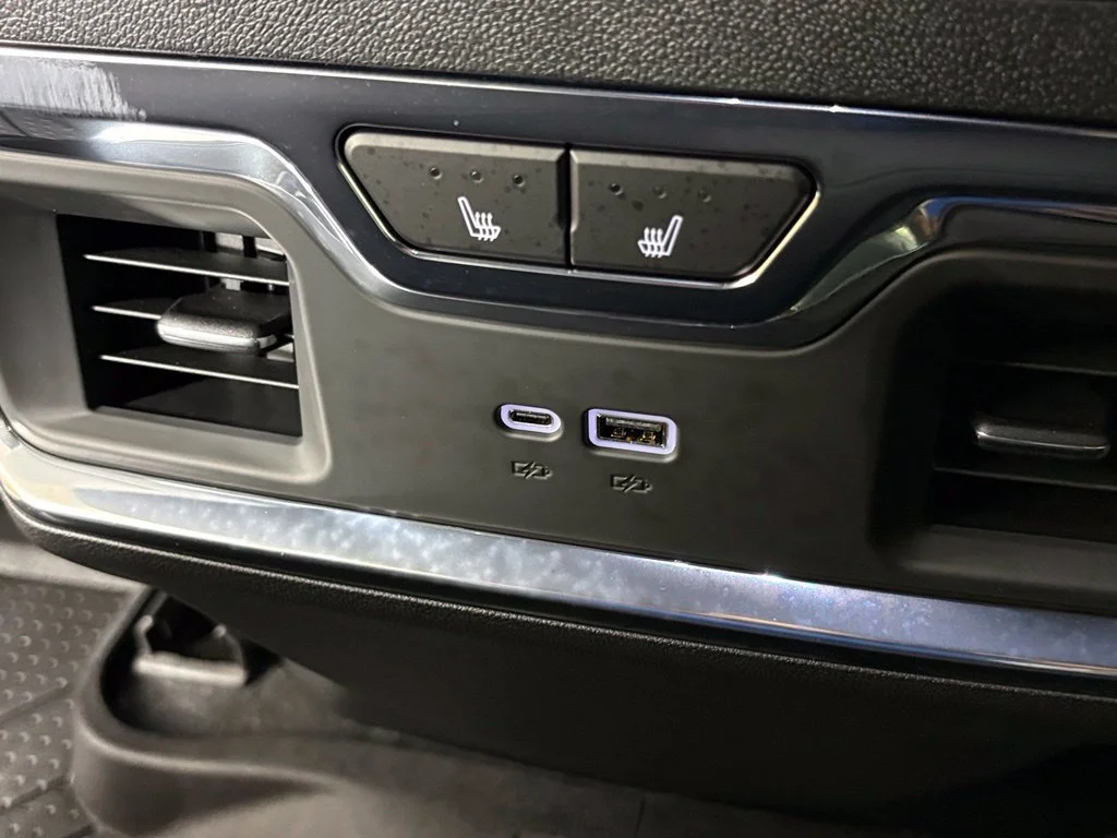 New 2026 Black Chevrolet High Country image 39