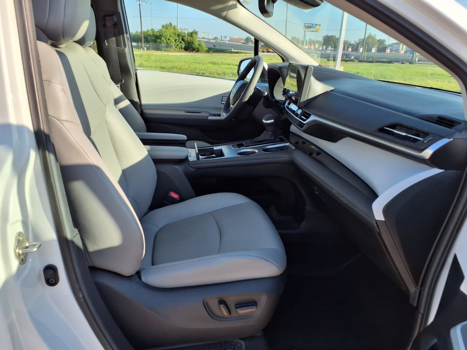 Certified Used 2026 Pearl Toyota XLE image 19