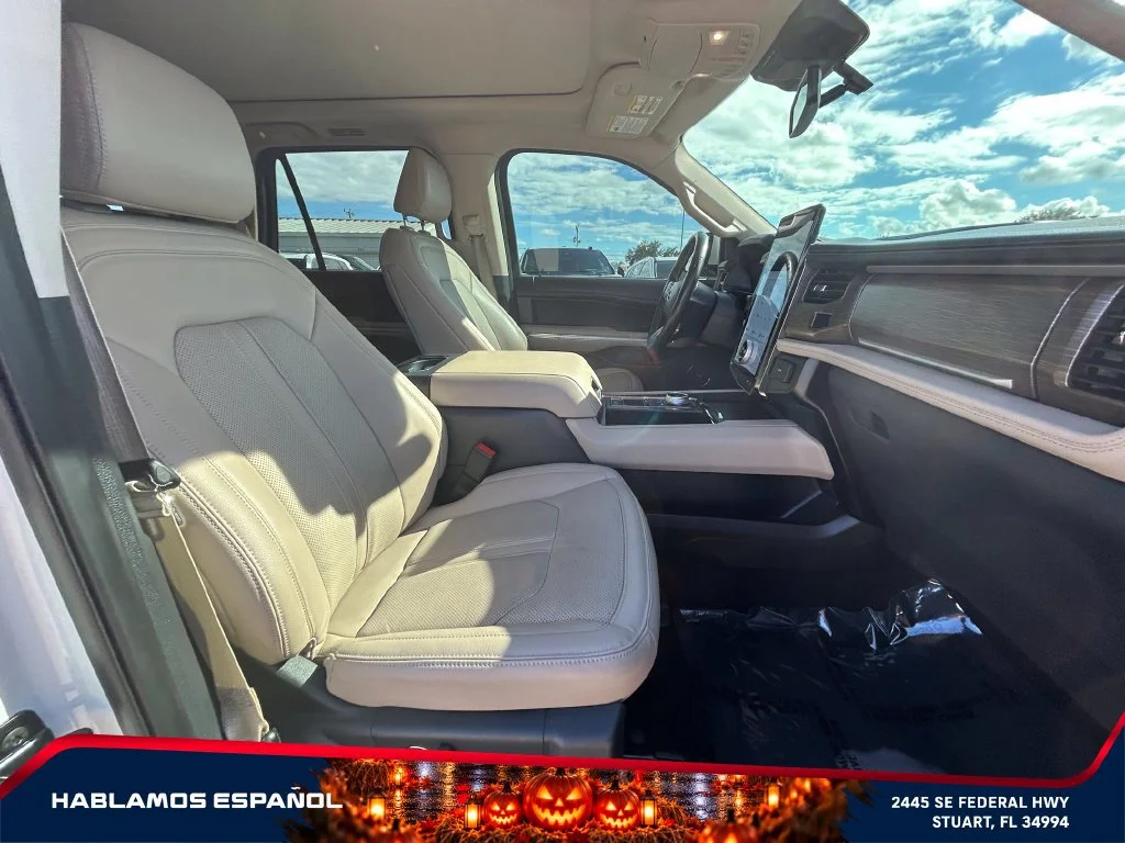 Used 2024 White Ford Limited image 21