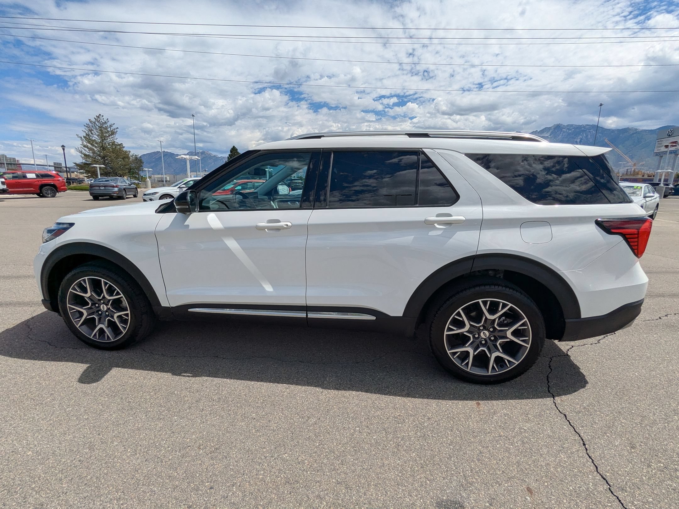 Used 2025 White Metallic Ford Platinum image 7