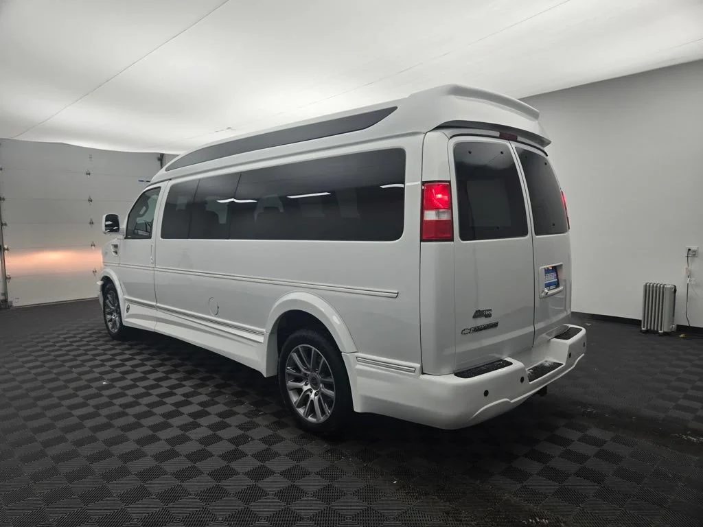 Used 2020 Summit White Chevrolet WT image 10