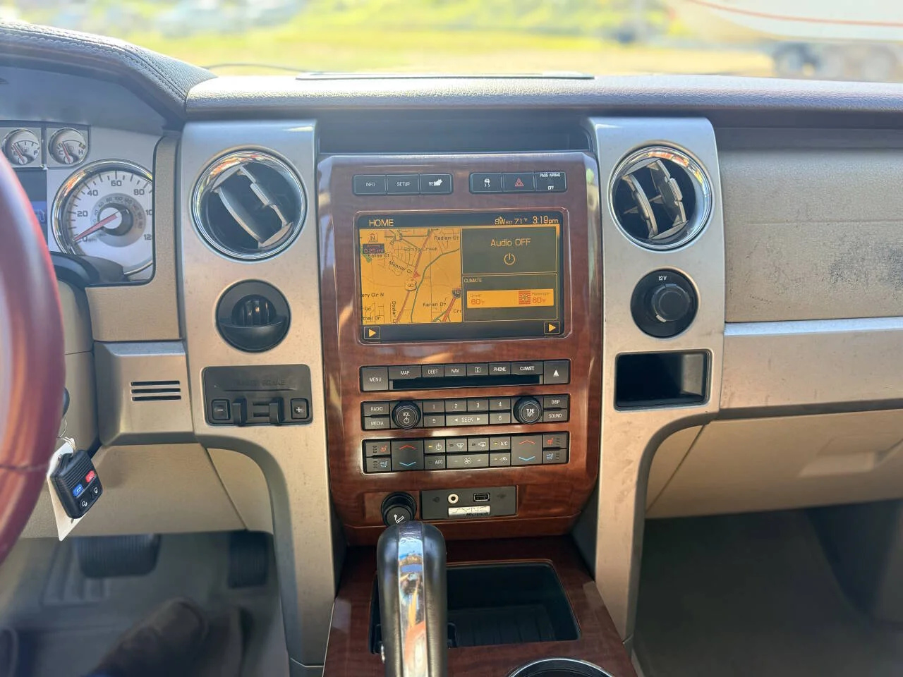 Used 2010 White Ford King Ranch 4x2 4dr SuperCrew Styleside 5.5 ft. SB image 25