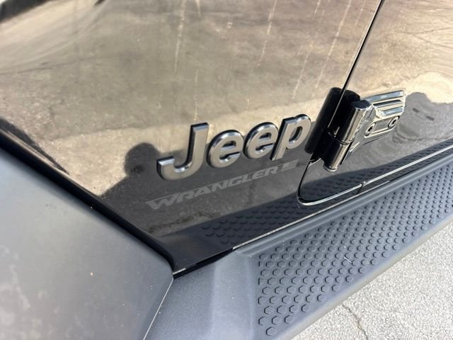 2023 Jeep Wrangler 4-Door Altitude - Photo 18