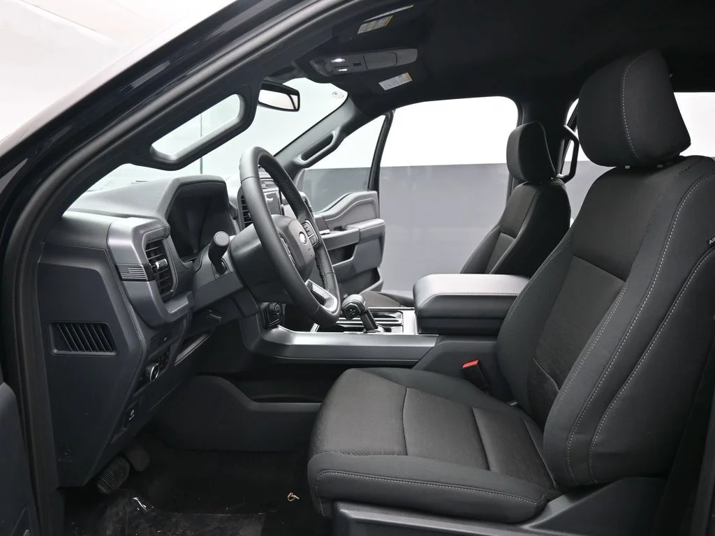 New 2026 Agate Black Metallic Ford XLT image 9
