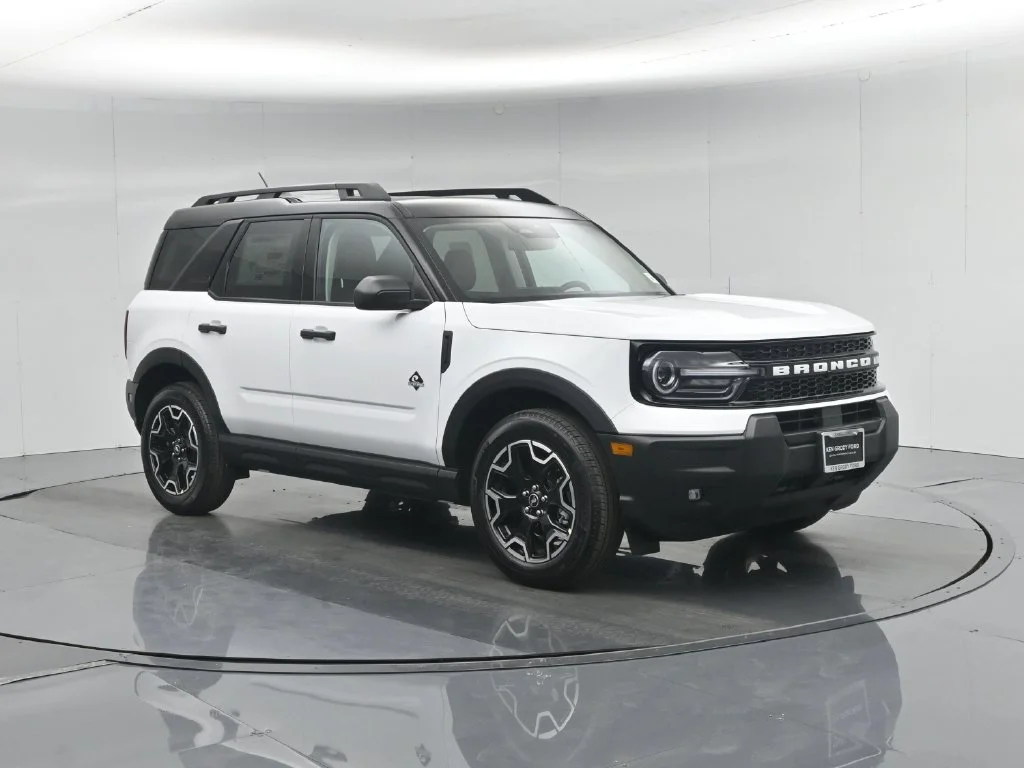 New 2026 Oxford White Ford Outer Banks image 6