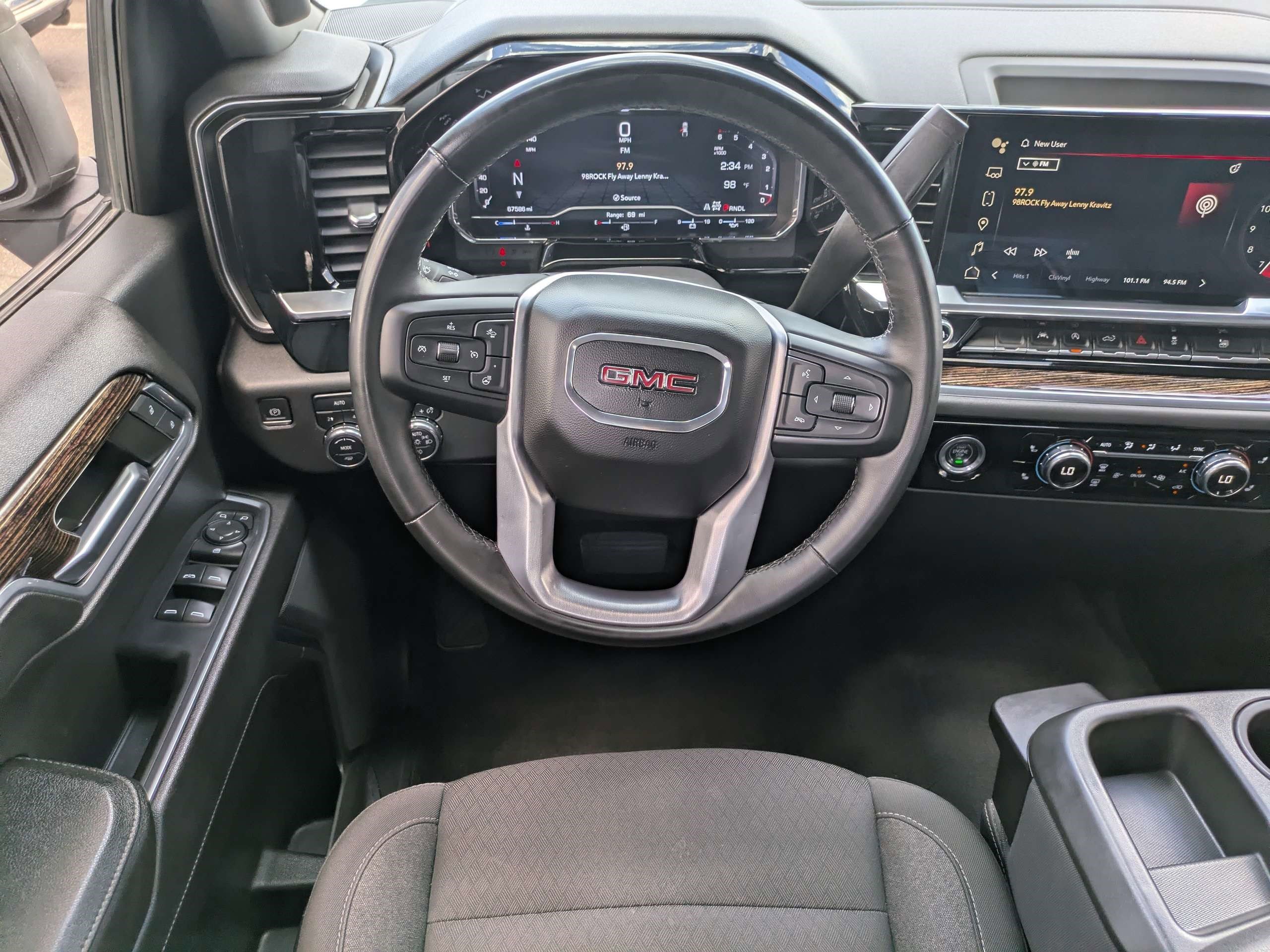Used 2023 Summit White GMC Elevation image 15