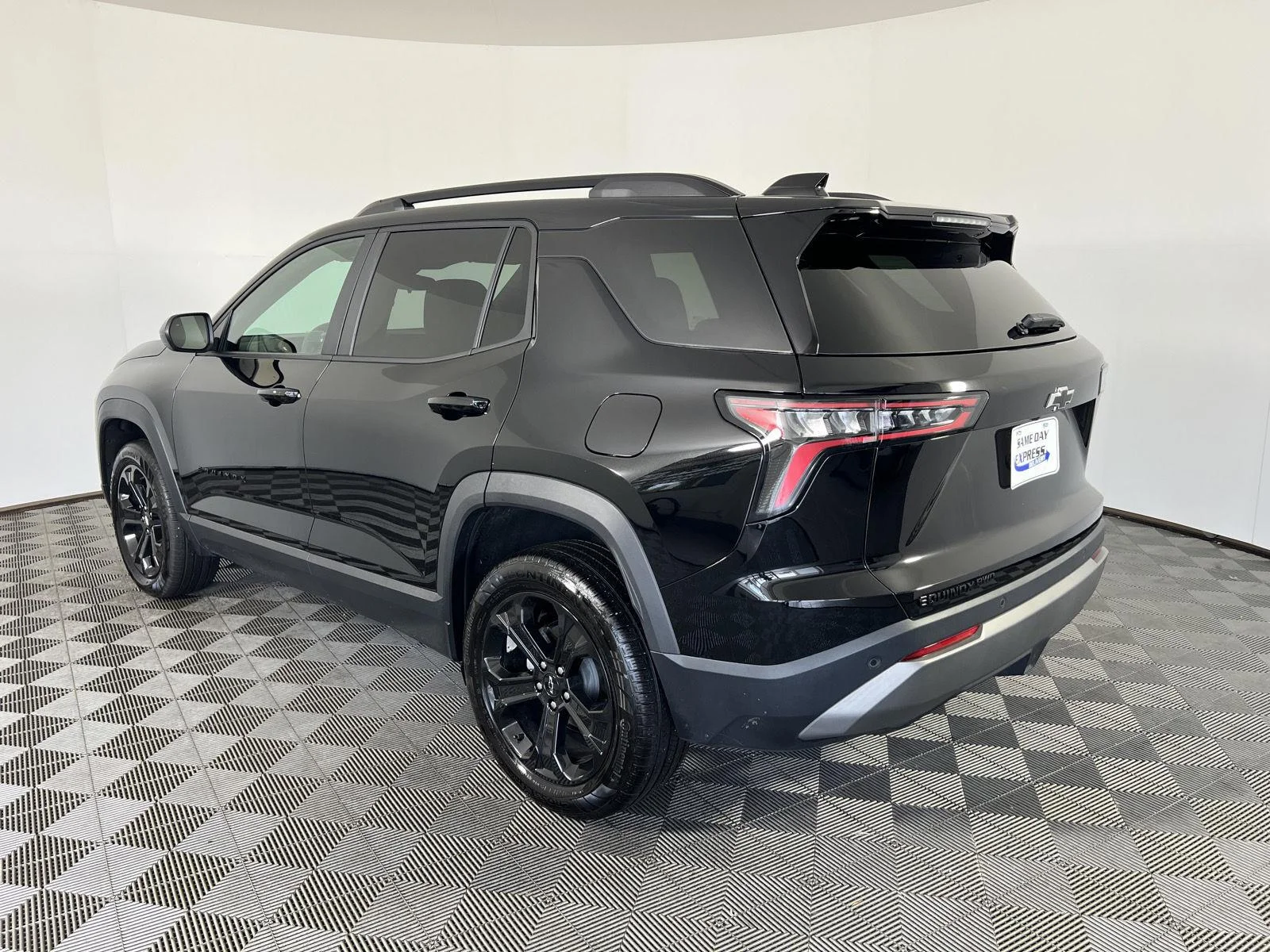 Used 2026 Mosaic Black Metallic Chevrolet AWD LT image 25