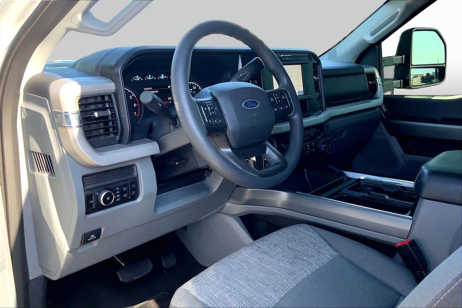 Used 2025 Avalanche Ford XLT image 18