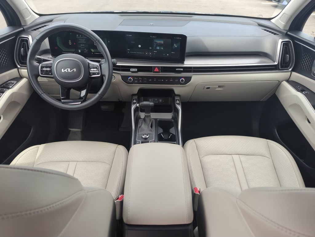 Used 2025 Black Kia S image 15