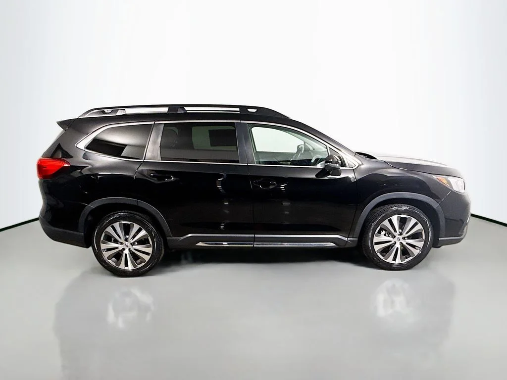 Used 2022 Crystal Black Silica Subaru Limited image 8