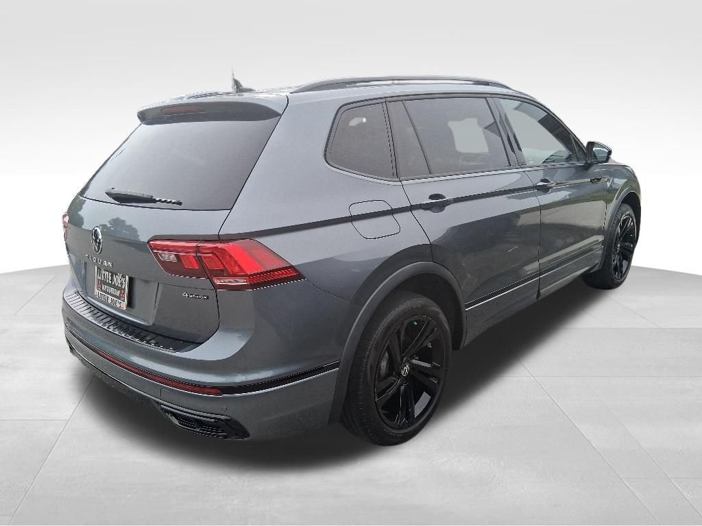 Used 2024 Gray Volkswagen 2.0T SE R-Line Black image 4