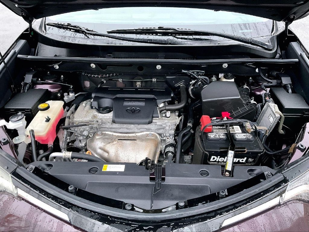 Used 2018 Black Currant Toyota XLE image 28