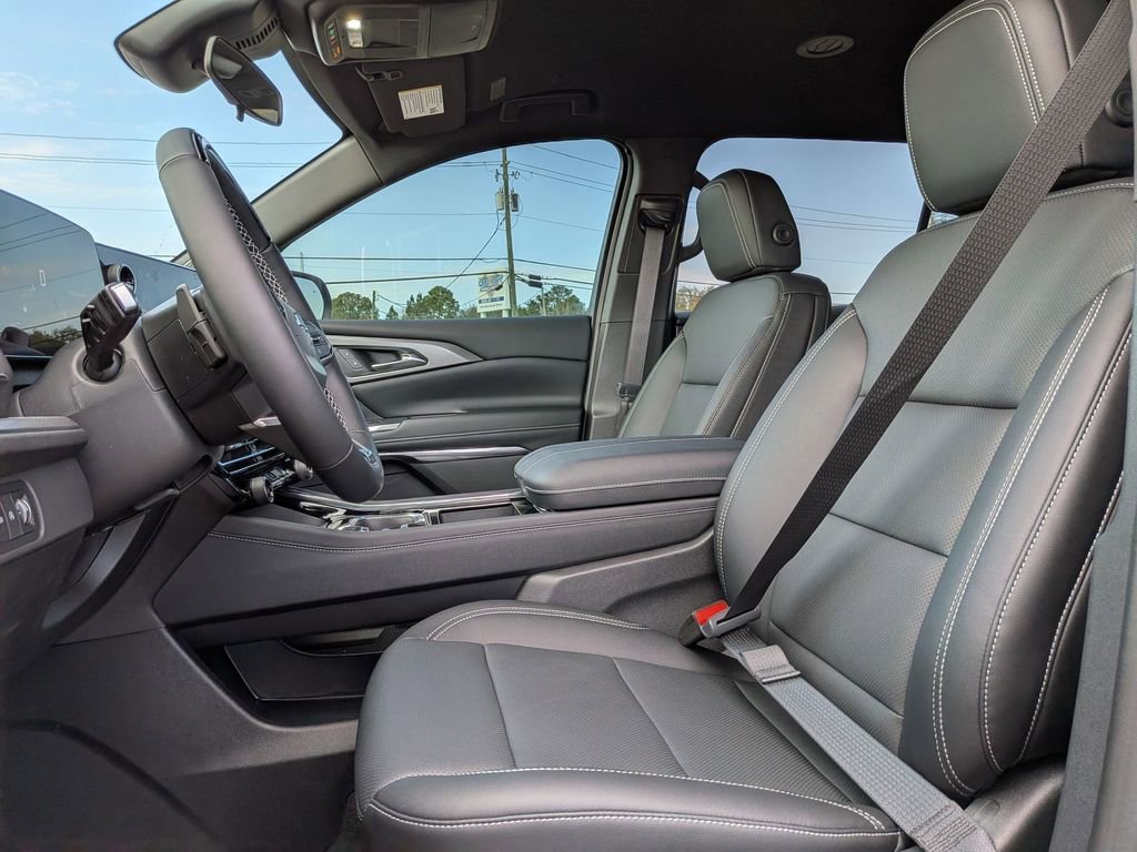 2025 Chevrolet Traverse LT - Photo 15