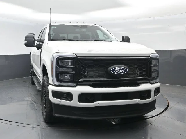 New 2027 Star White Metallic Tri-Coat Ford F-350® Lariat® image 2