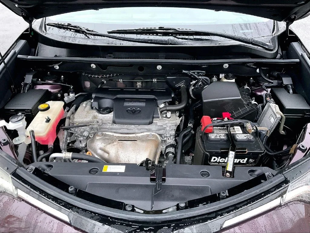 Used 2018 Black Currant Toyota XLE image 28