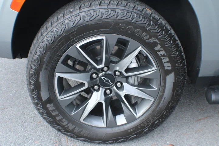 Used 2023 Sterling Gray Metallic Chevrolet Z71 image 5