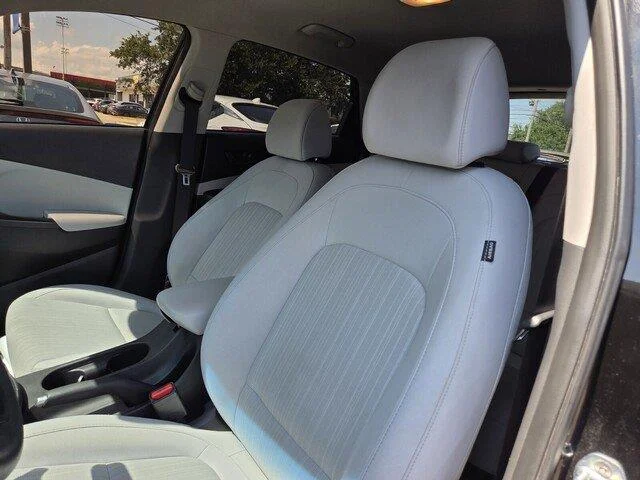 Used 2022 Ultra Black Hyundai SEL image 12
