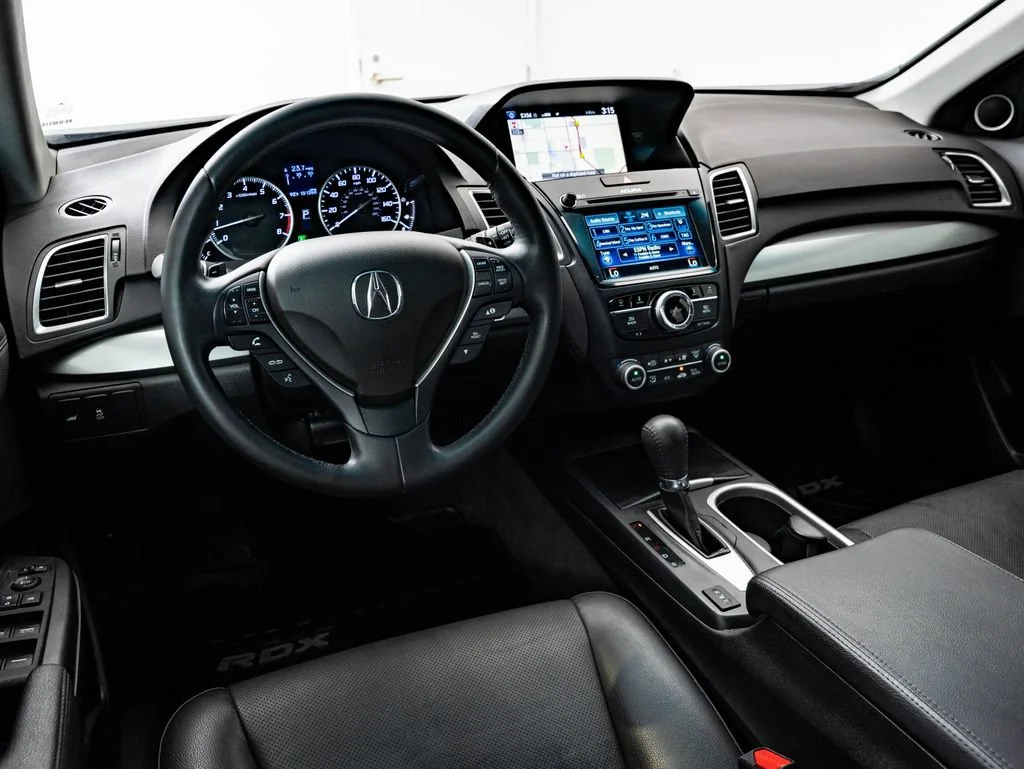 Used 2017 Modern Steel Metallic Acura w/Technology Pkg image 4
