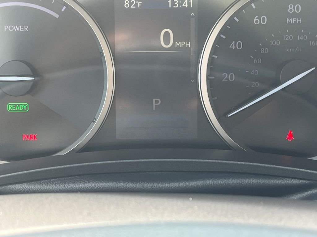 Used 2019 Black Lexus 300h image 23