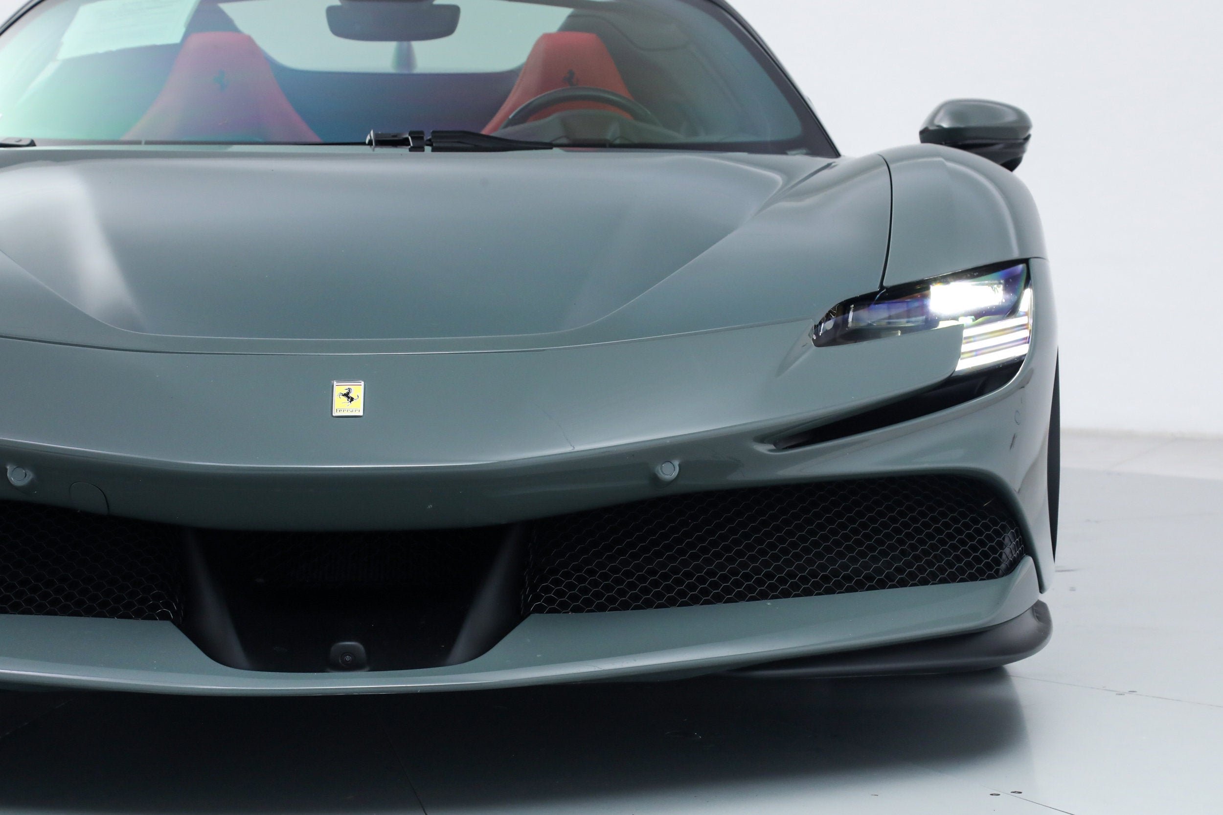 Certified Used 2025 Grigio Medio Ferrari  image 14