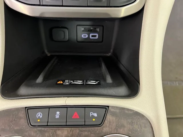 Used 2022 Red GMC Denali image 32