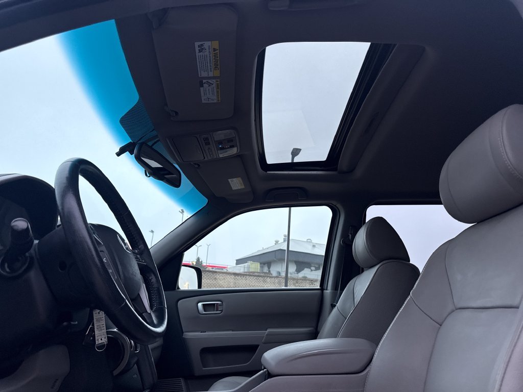 Used 2013 Gray Honda EX-L image 21