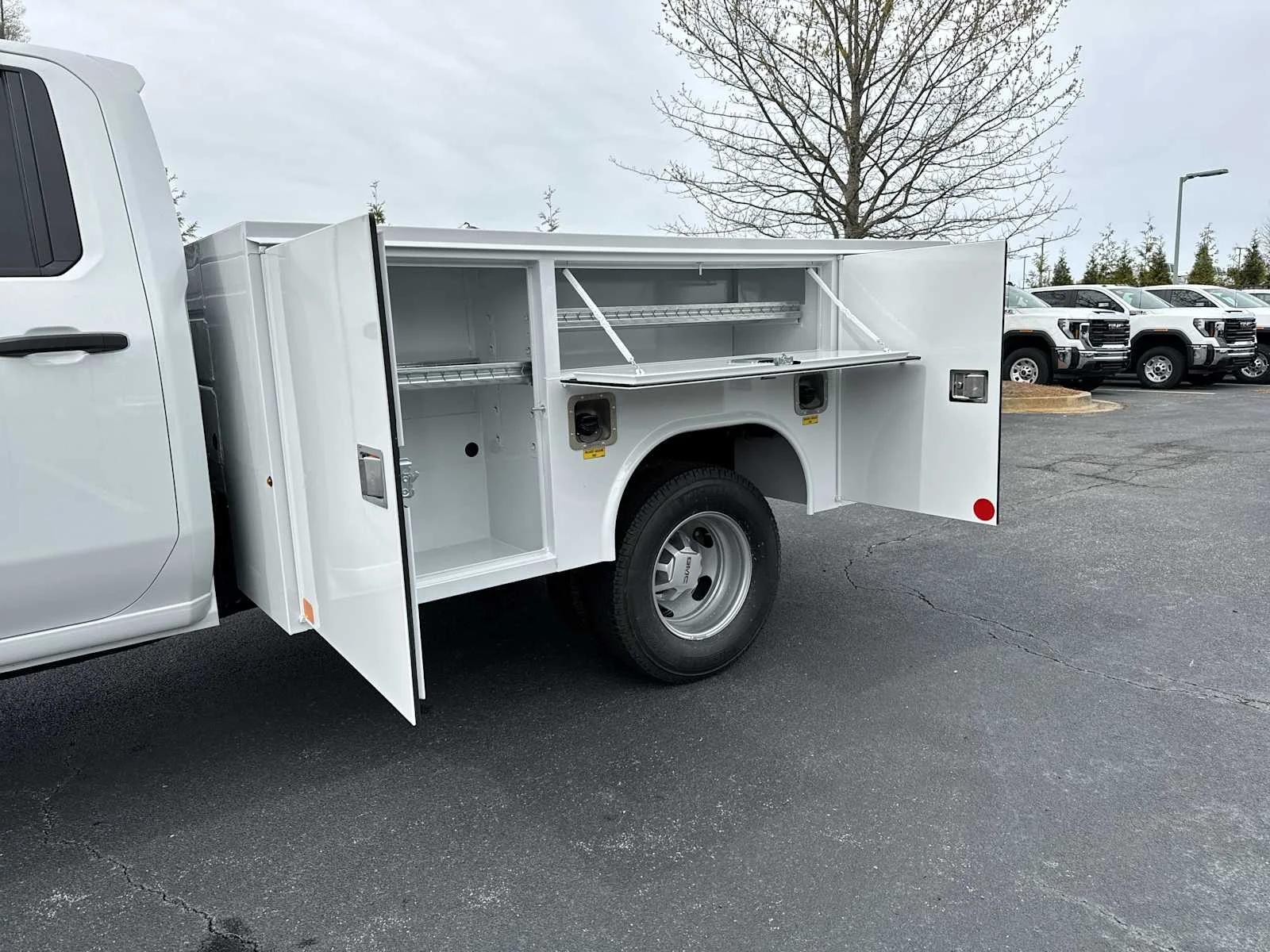New 2025 Summit White GMC Pro image 20