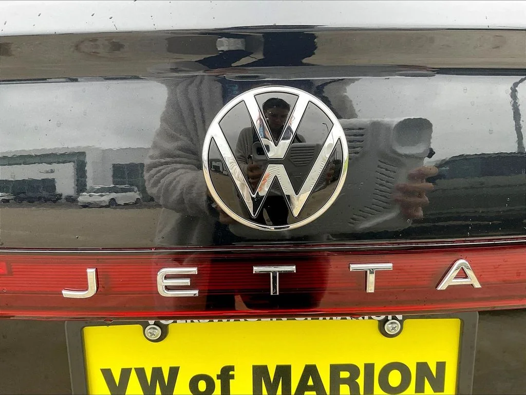 New 2026 Black Volkswagen 1.5T SE image 23