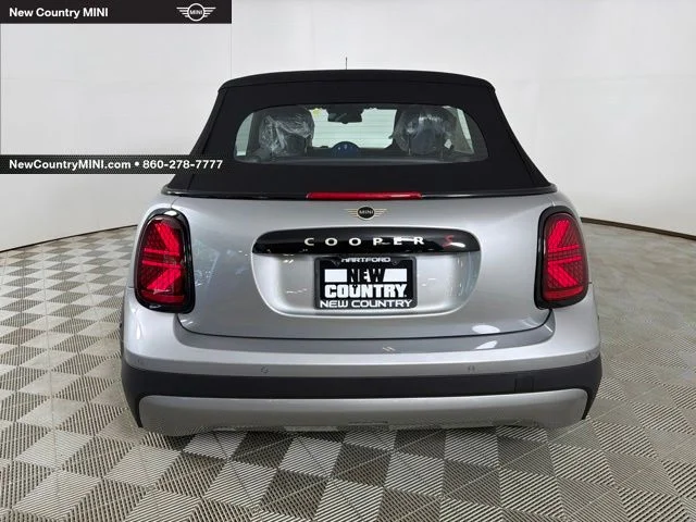 New 2026 Silver MINI Iconic image 6